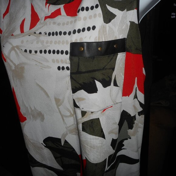 BOGO Free, Calvin Klein sleeveless black & red floral top, size Small - Picture 5 of 7